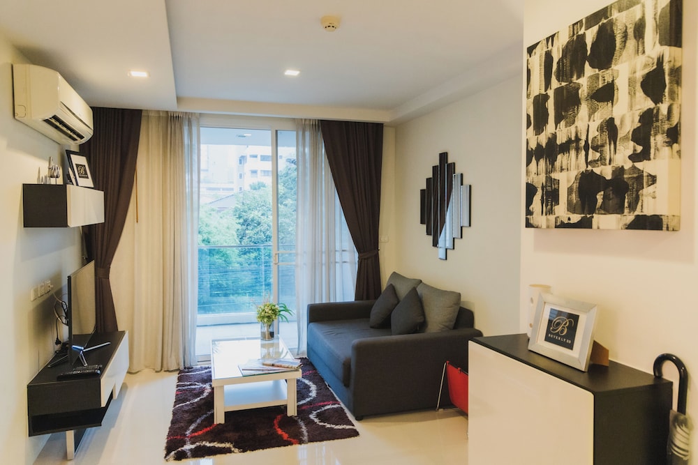 Beverly 33 Suites by PROMPT HOLIDAY HOME