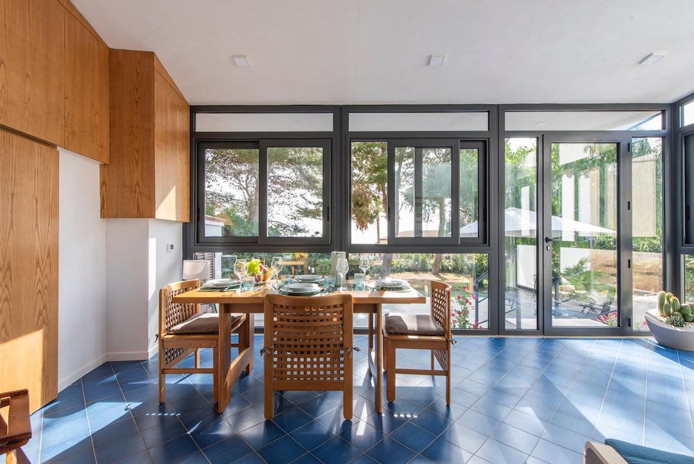 Villa Makar Sea View