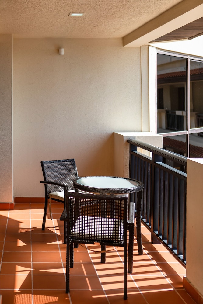 Exotic Apartments at Royal Amwaj