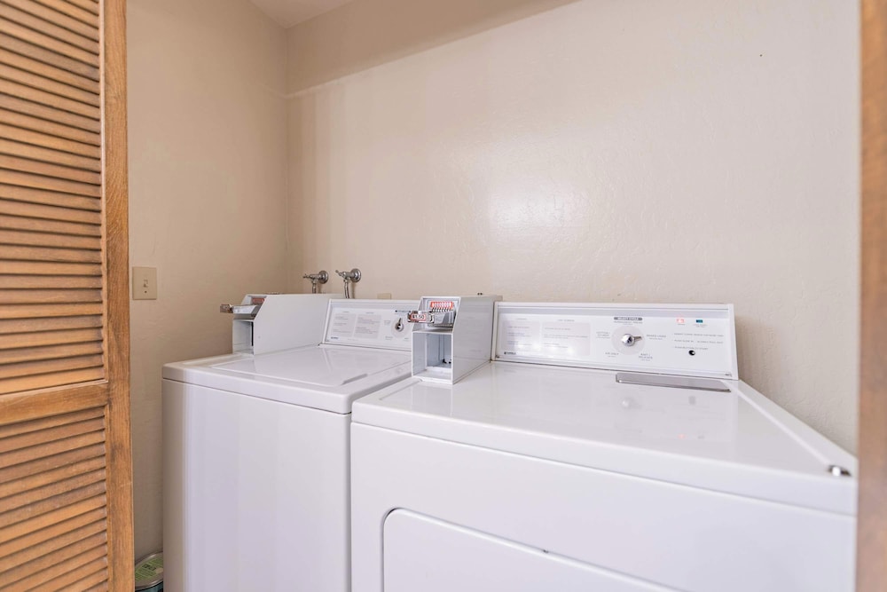 Oglala Little Lodge - Cabin Getaway