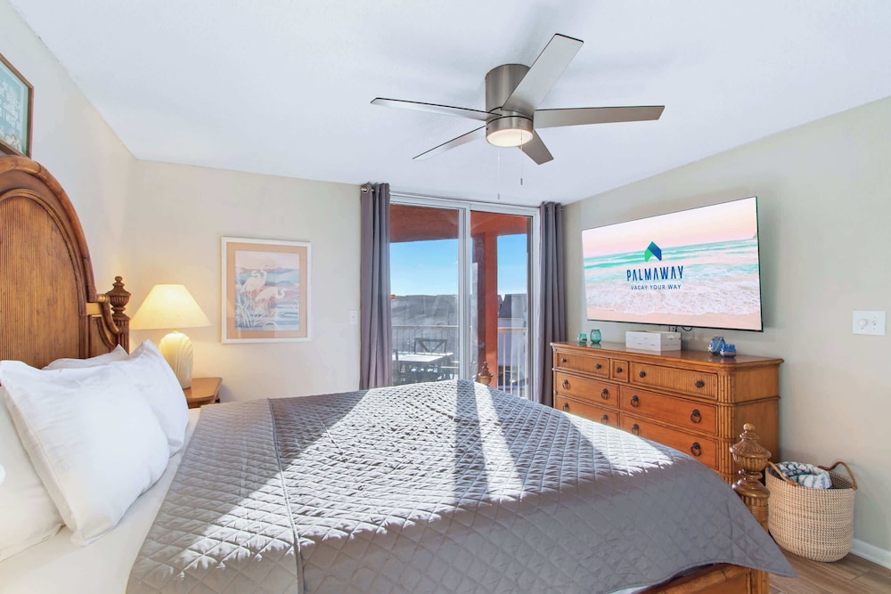 Gulf View 2 Bed Beaches Pool Dining and Fun