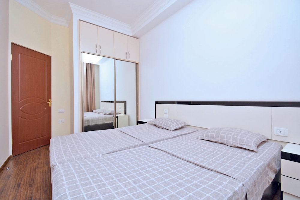 Apartments by Luxe Group BU944