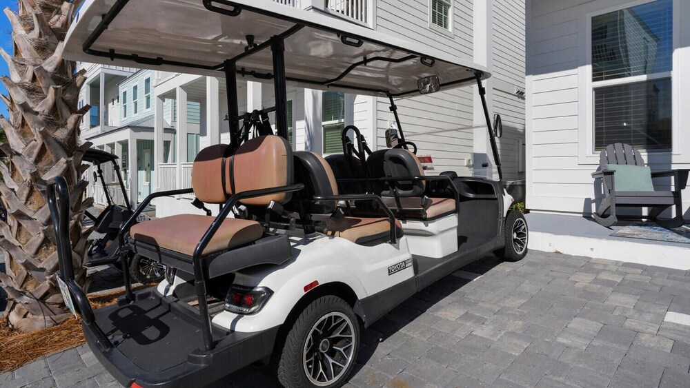 6-seater Golf Cart, Sleeps 16, Close to the Beach!