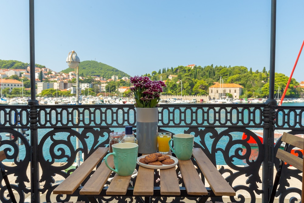 Boutique Villa Root