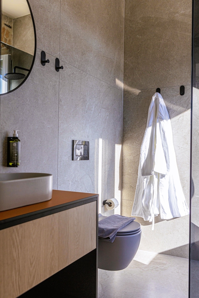 East Coast Deluxe Rooms