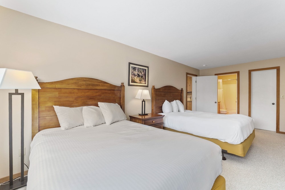 2 Bedroom Kirkwood Condo Across the Street from Village 2 Condo