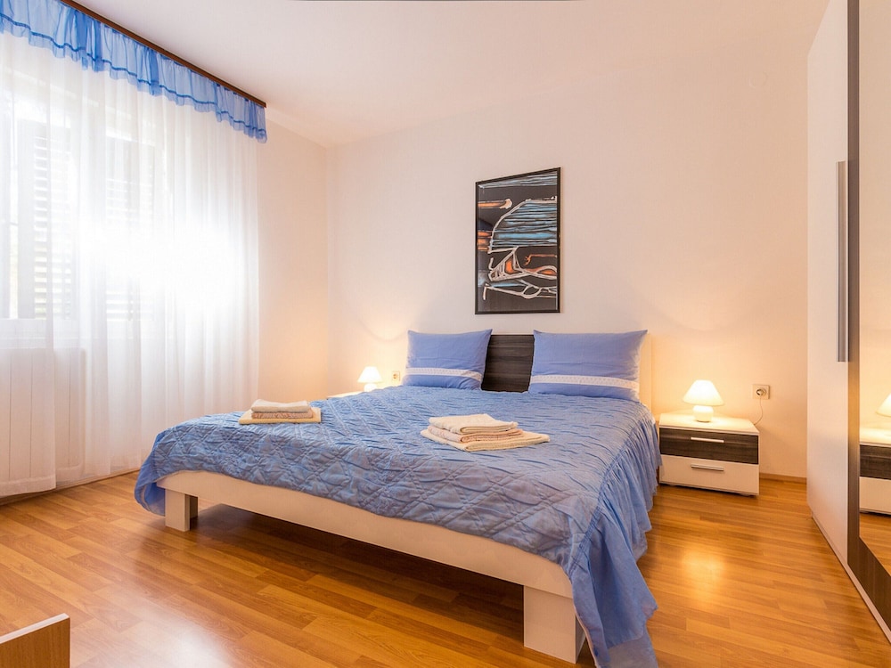 Comfortable Apartment With Terrace and Garden view 4