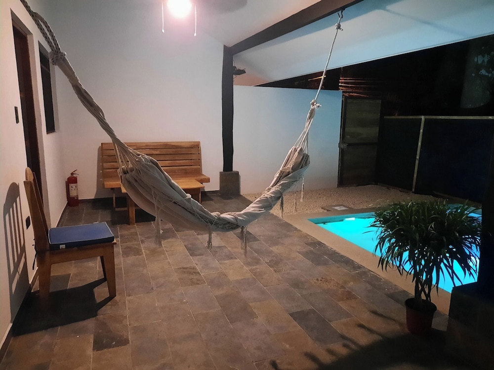 Zoa Villas - 2 minutes to the beach