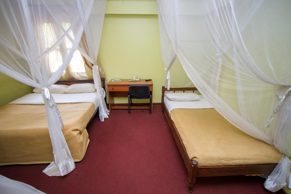 Emirina Travel Hotel