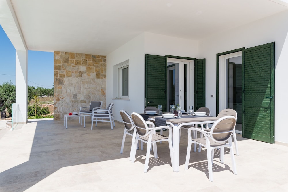Villa, Trulli e Piscina nel Cuore della Valle d'Itria