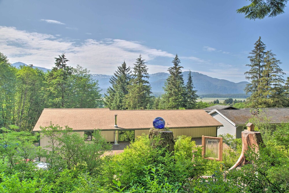 Juneau Vacations - Cozy Retreat w/ Fire Pit - Near Mendenhall Glacier - Property Image 6