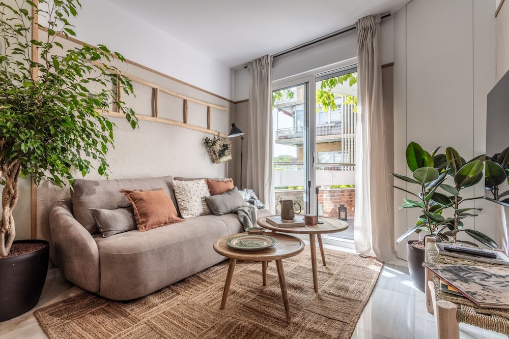 Sabina - 1 Bedroom and Terrace in Almagro