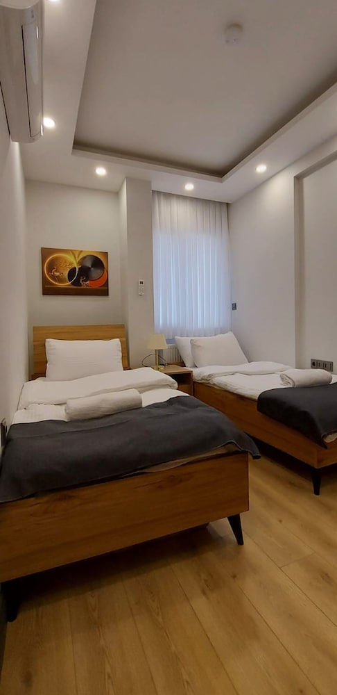 Professionally Maintained Spacious New Suites 2-2