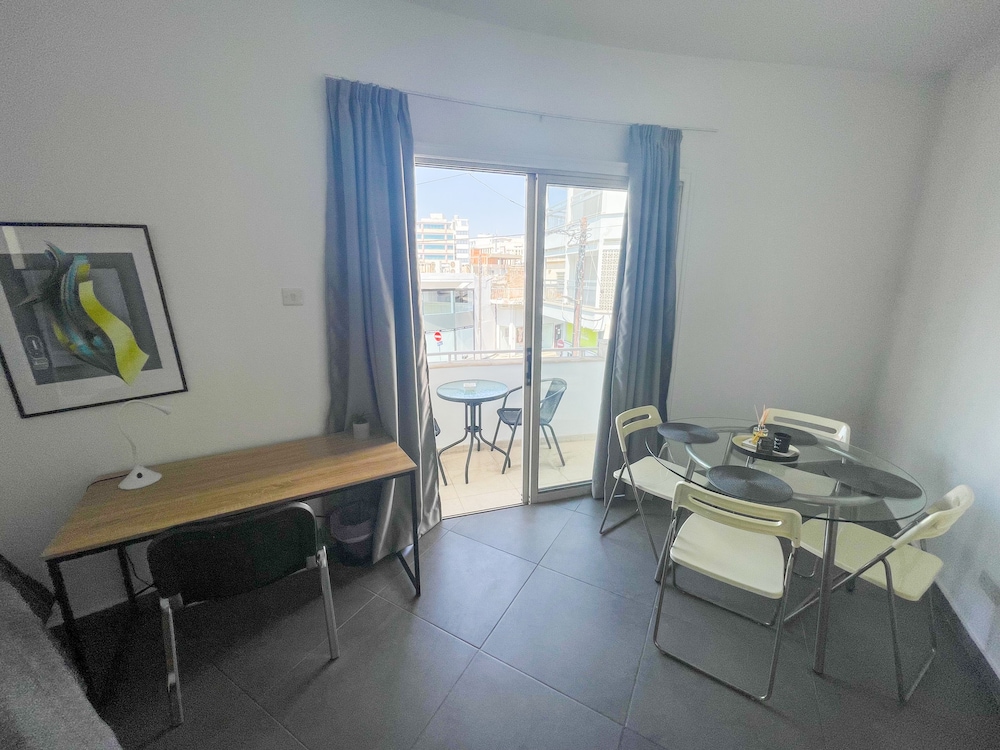 High Speed Holiday Apartment view 3