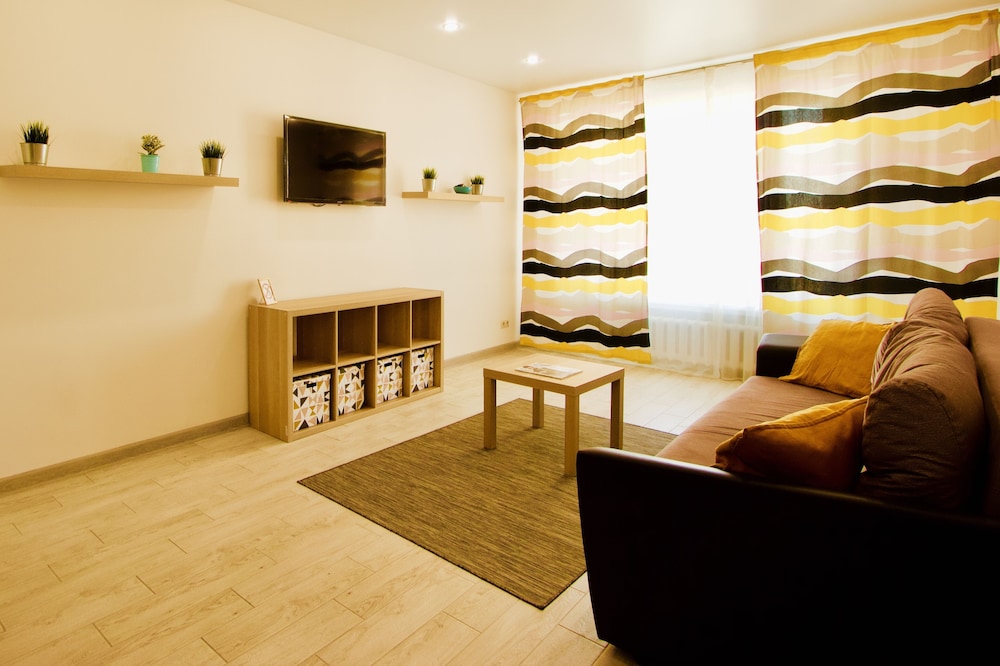 LUXKV Apartment on Nikoloyamskiy 3A