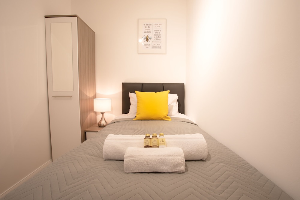Rest & Recharge Regents CT 2bed Sleeps 7 view 3
