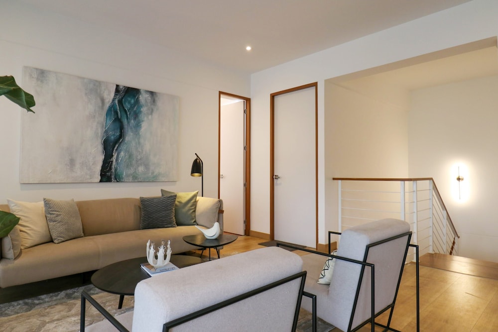 Elegant 3BR Duplex With Balcony in Miraflores