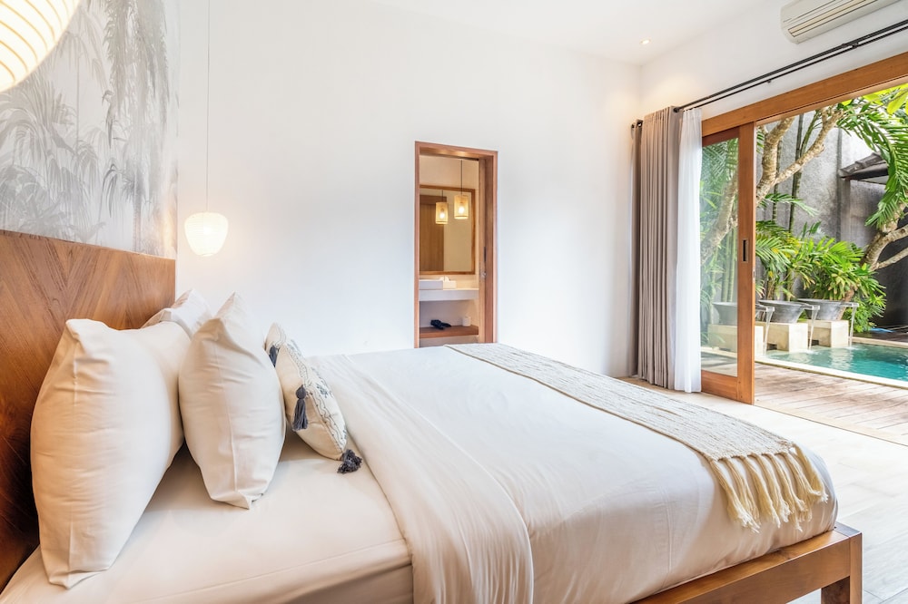 Villa Lapis by Villa Finder view 5