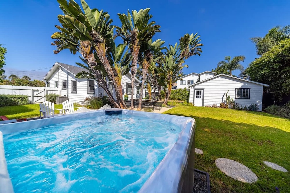 Coastal Palm Haven - With Hot Tub