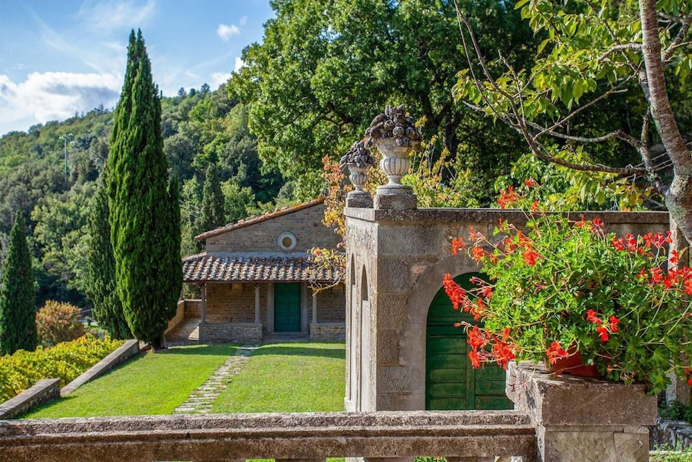 Belvilla by OYO Villa Torreone