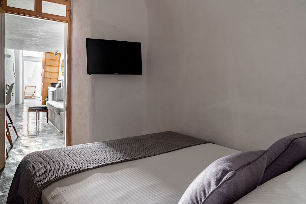 Akron Cliff Suite photo 4