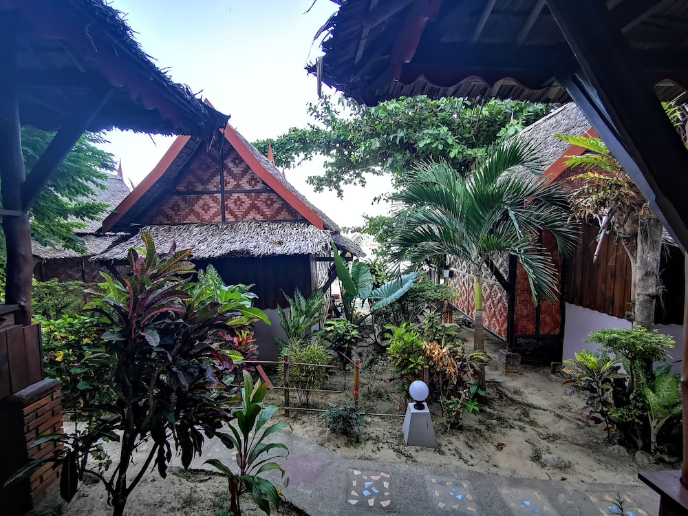Phi Phi Relax Beach Resort