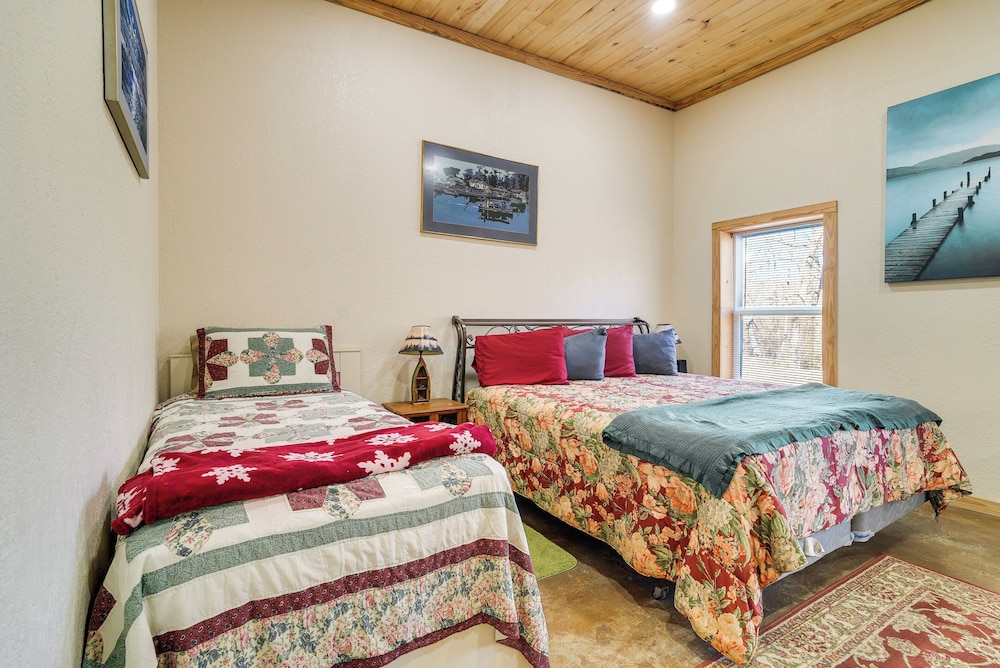 Boat Launch On-site: Lakefront Toledo Bend Getaway