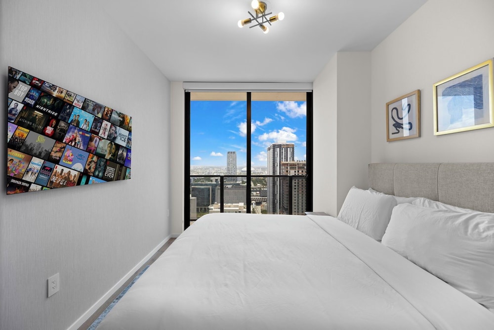 Amazing City View Condo at Miami