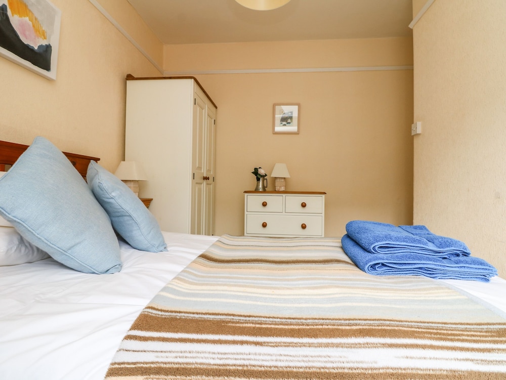 Calac Cottage view 4