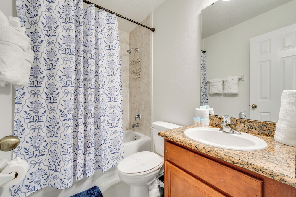 Kissimmee Resort-style Home: Close to Shops & Eats