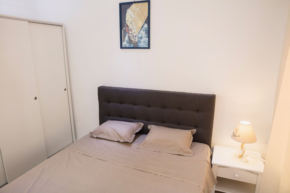 Charmin & Trendy Apartment Marsa Beach