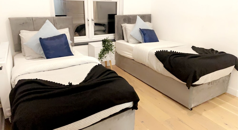 Inviting 2-bed, Sleeps 5 view 5