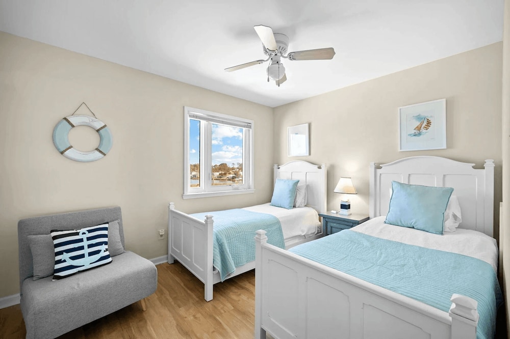 Blue Marlin by Avantstay Beachfront w Views Pool Access Beach Chairs