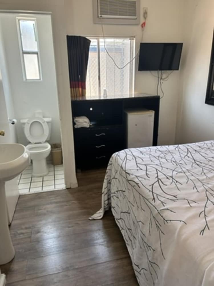Encore Inn Inglewood
