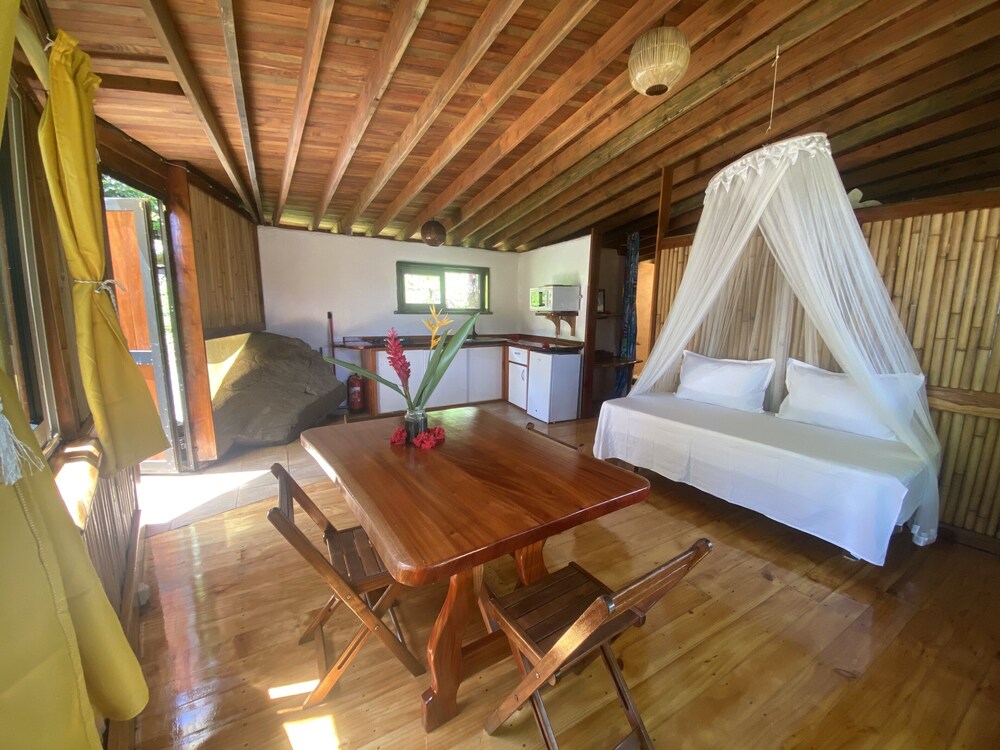Fare Oviri Lodge