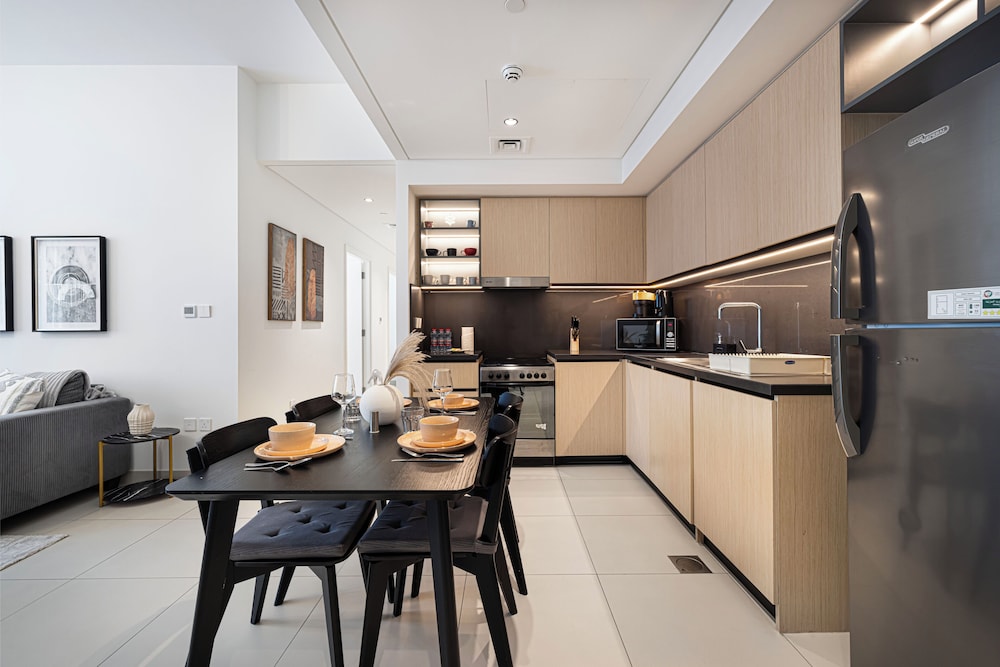 Burj Crown Lux Apartment by Dubai Mall