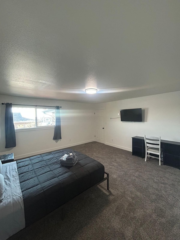 CB&M Downtown Suites