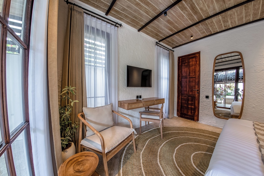 Putri Salju Villa by EVDEkimi - Scenic terrace in the Artistic heart of Ubud view 2