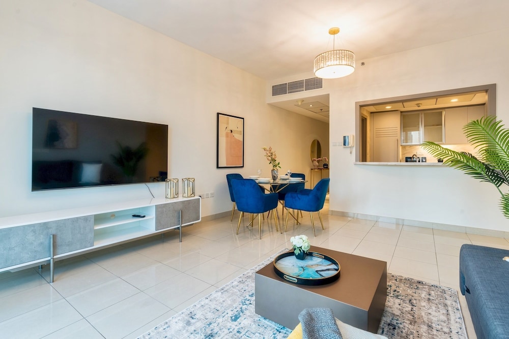Luxurious 1B With Opera & fountains views