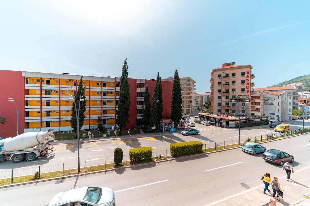 SMS Apartments