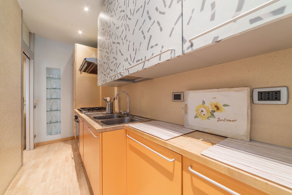 San Giovanni & Colosseo Roomy Flat