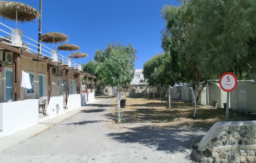 Santorini Camping & Hostel