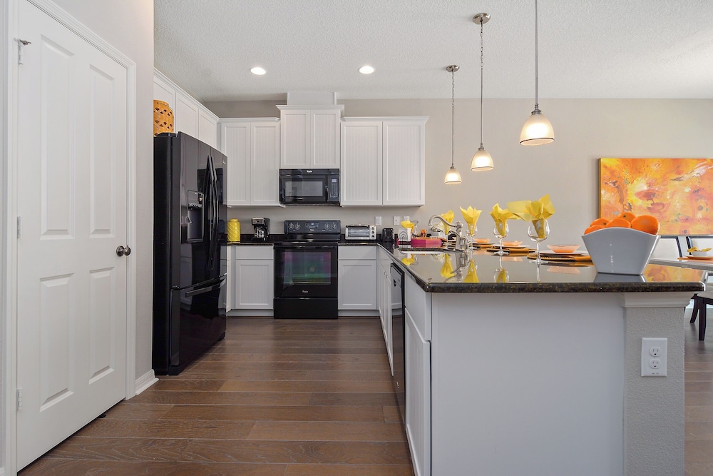 Stunning 4Bd Sleeps9 w Jacuzzi Close to Disney Compass Bay 5113 - Image 2