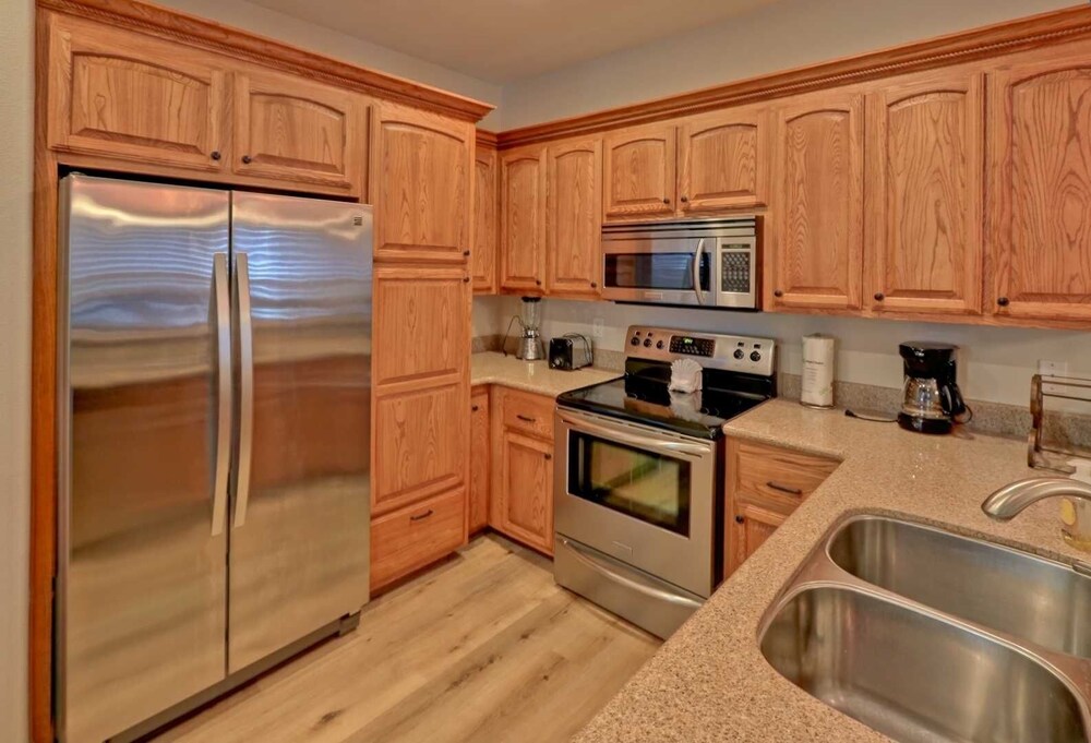 Sea Glass 11 3 Bedroom Condo by RedAwning view 2
