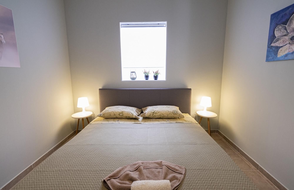 Marialena Apartment by Travel Pro Services view 2