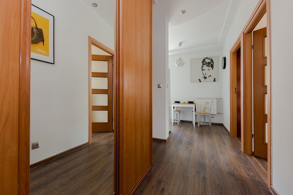ShortStayPoland Staszica B76 view 3