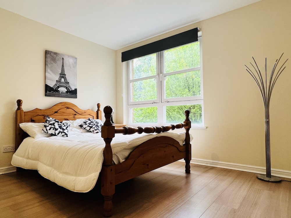 Stunning 2-bed Apartment in Edinburgh Free Parking view 4