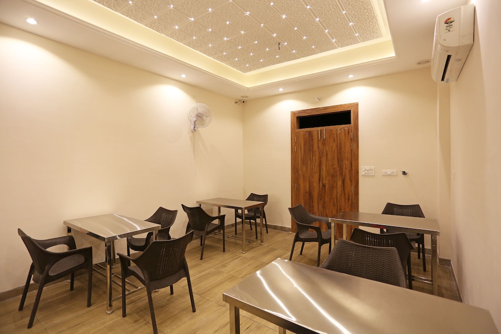 OYO 9476 Hotel Mittal