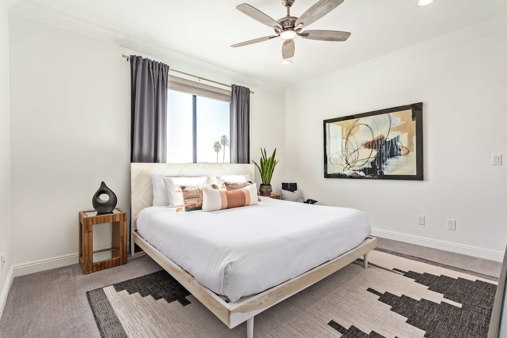 NEW Desert Standard Modern 3-level Oasis