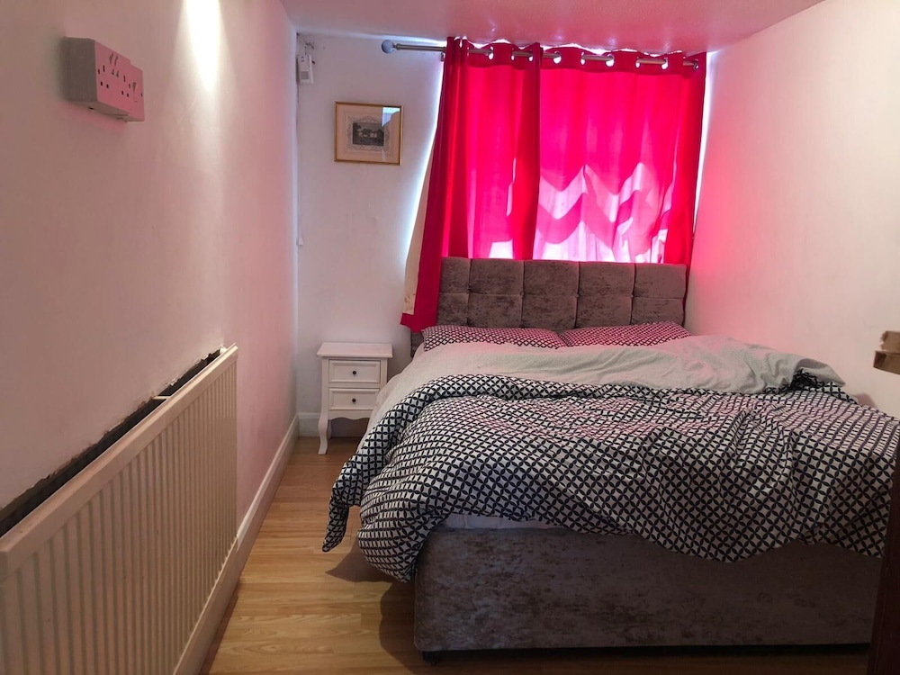 Economical 2BR Small Furnished Annex-high Wycombe view 3